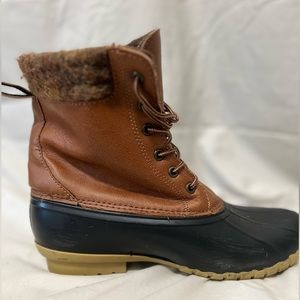 MAGELLAN OUTDOORS DUCK BOOTS WOMEN SIZE 8 fleece lined BLACK AND TAN